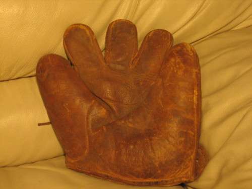 Ripon Glove Front